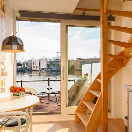 Houseboat With Canalview And Free Bikes Amsterdam