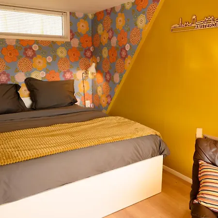 Houseboat With Canalview And Free Bikes Amsterdam