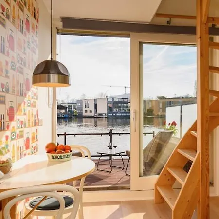 Houseboat With Canalview And Free Bikes 3* Amsterdam