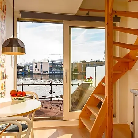 Houseboat With Canalview And Free Bikes 3* Amsterdam