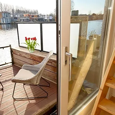 Houseboat With Canalview And Free Bikes Botel 3*