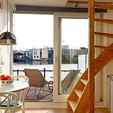 Houseboat With Canalview And Free Bikes 3* Amsterdam