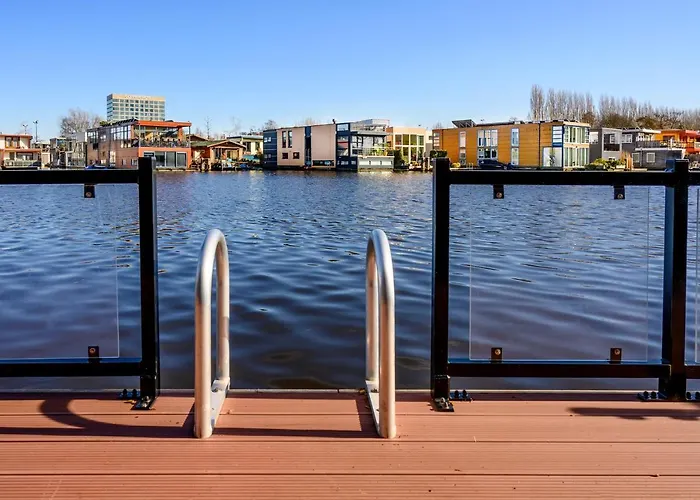 Houseboat With Canalview And Free Bikes Botel