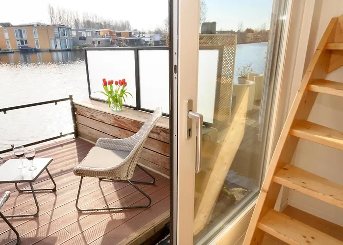 Houseboat With Canalview And Free Bikes Botel