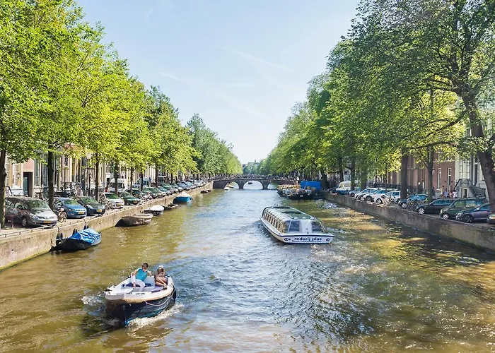 Botel Houseboat With Canalview And Free Bikes Amsterdam