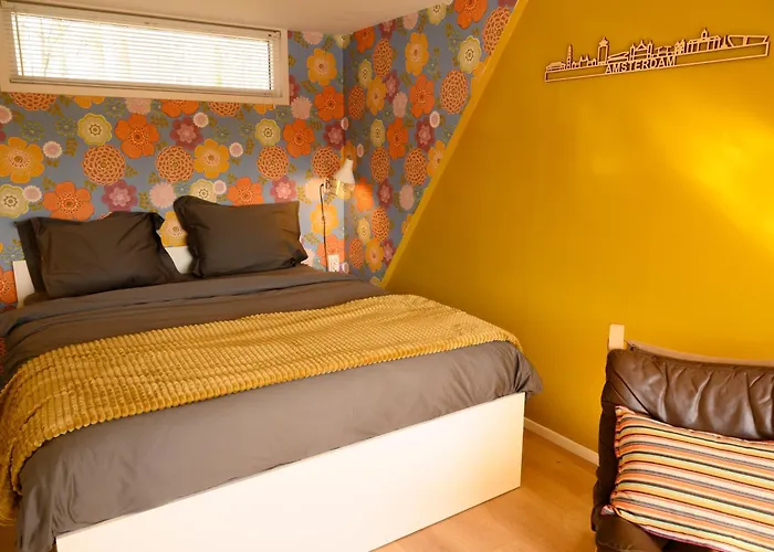 Houseboat With Canalview And Free Bikes Amsterdam