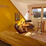 Houseboat With Canalview And Free Bikes 3*